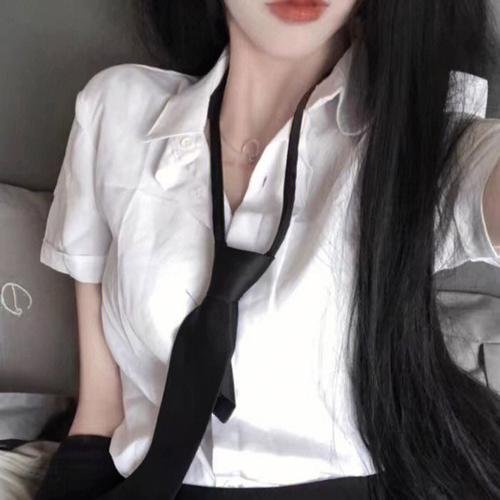 在月光下